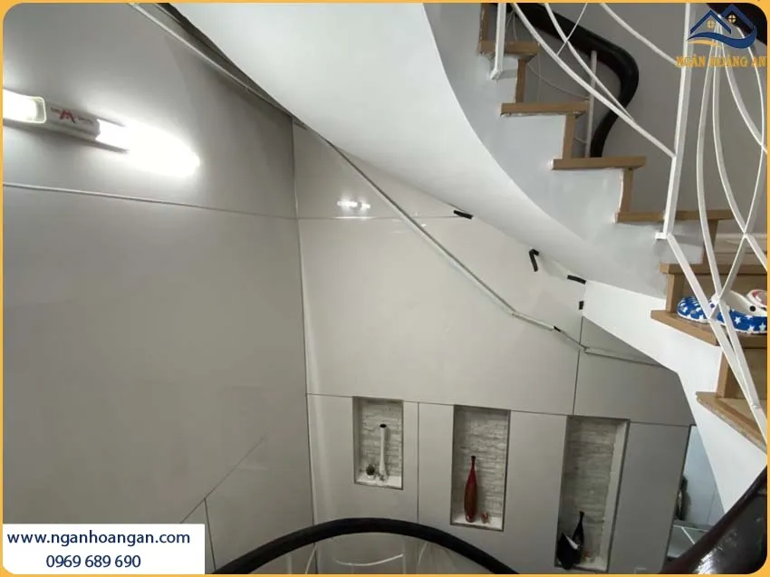 Thi Công Ốp Tường PVC Trắng Trơn Kosmos Chống Cháy Lan, An Toàn Thi Công Ốp Tường PVC Trắng Trơn Kosmos Chống Cháy Lan, An Toàn